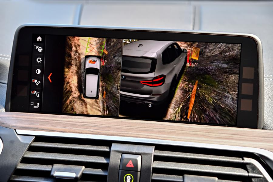Детали интерьера BMW X3 xDrive30d xLine (G01) 2017 года  (WW) (фото 159 из 178)